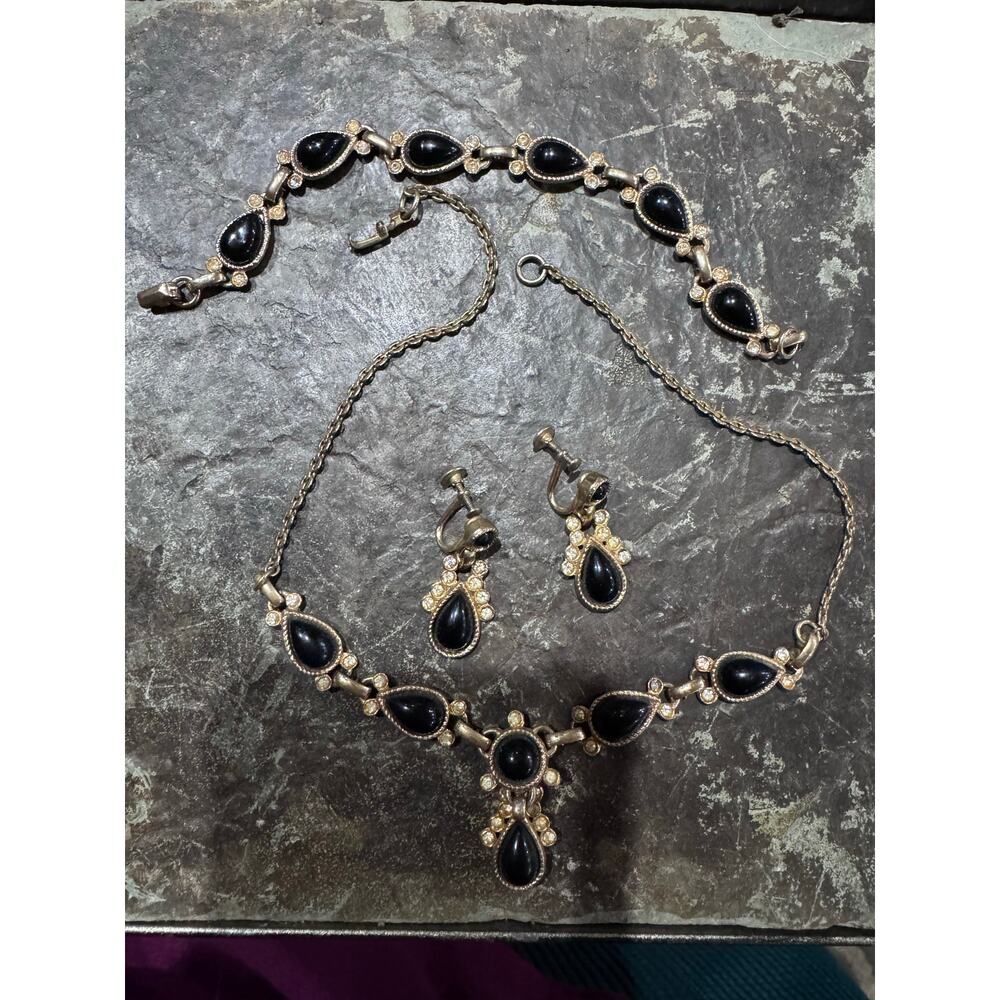 Necklace, bracelet, earring, black stone and gold vintage set